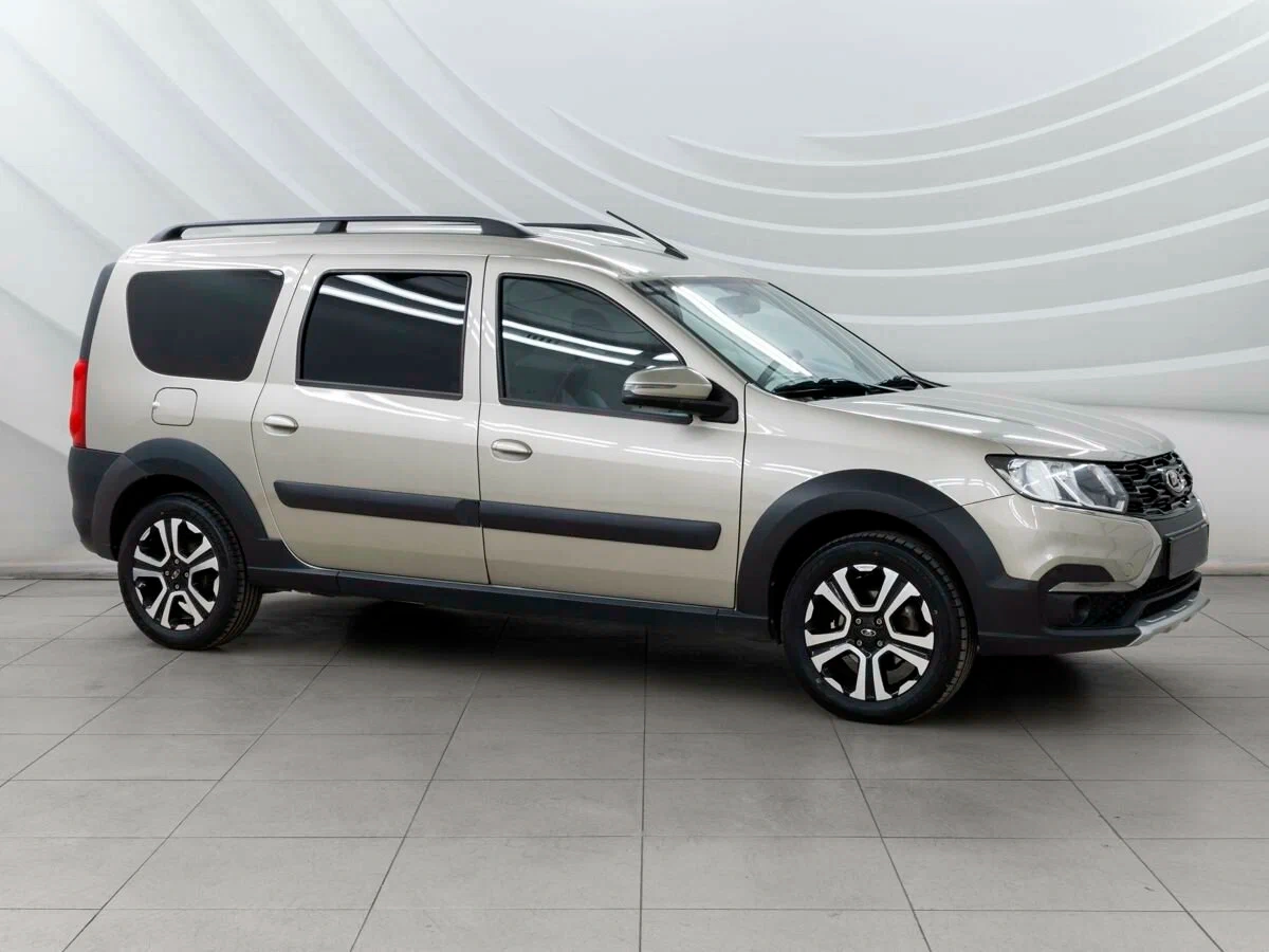 Lada Largus Cross по цене от 1 815 000 рублей